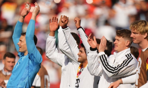 Neuer breaks goalkeeper record at World Cup