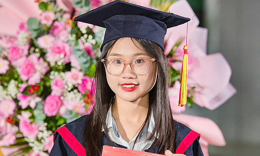 A "hat-trick" in specialized English for female student with IELTS 8.5