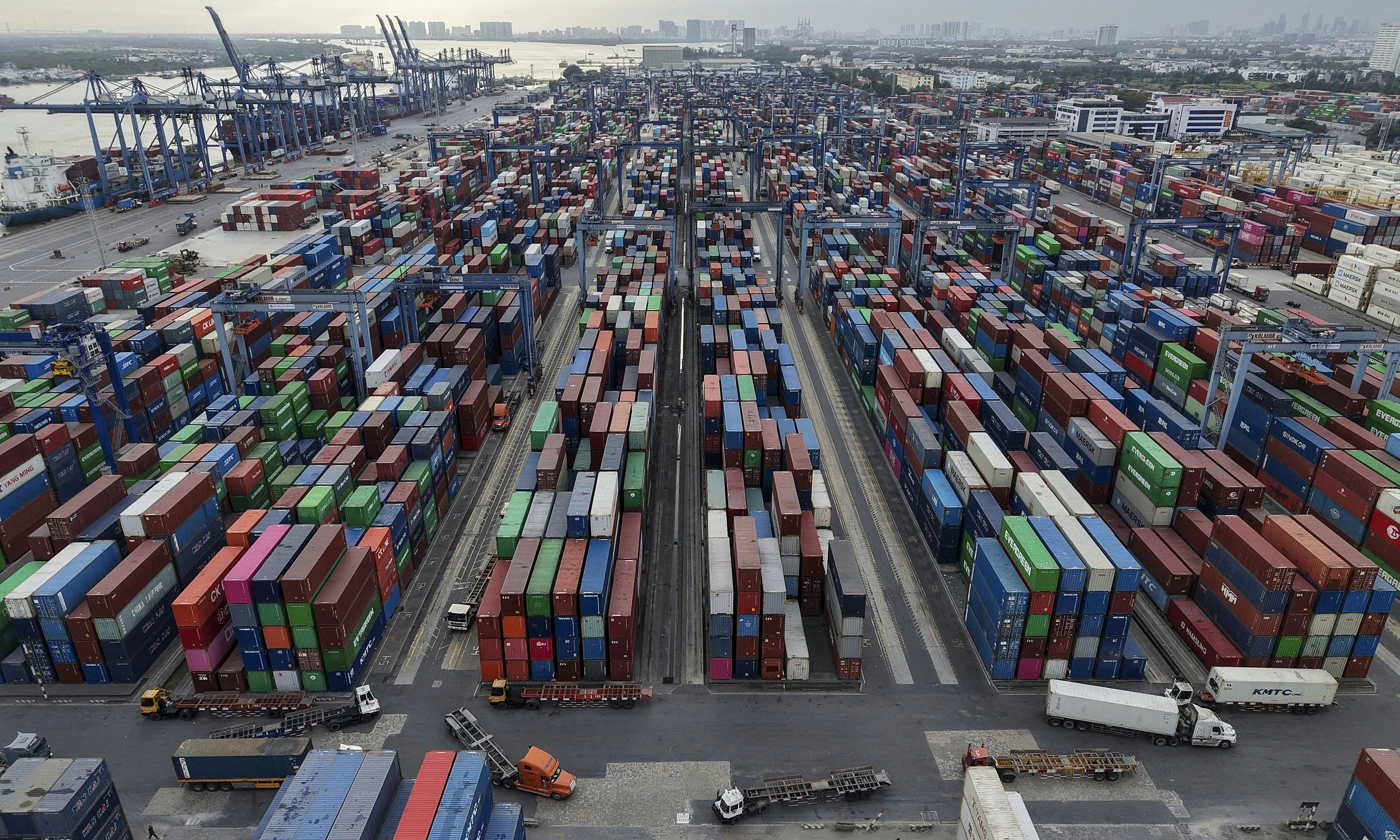 UOB: business confidence in Vietnam recovers strongly