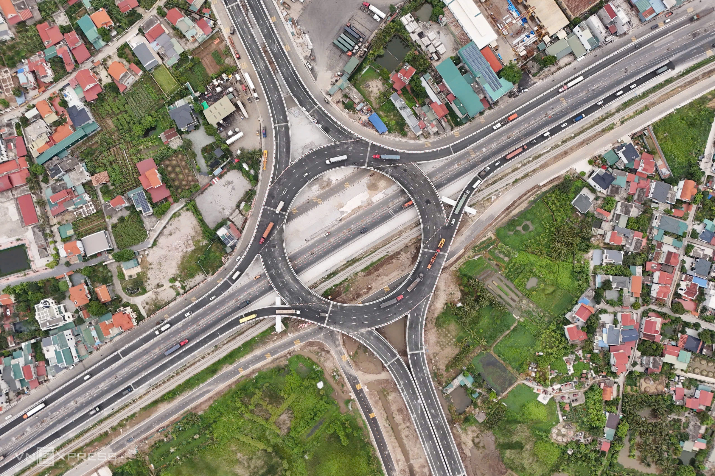New look for the over 1,800 billion dong interchange on national route 5