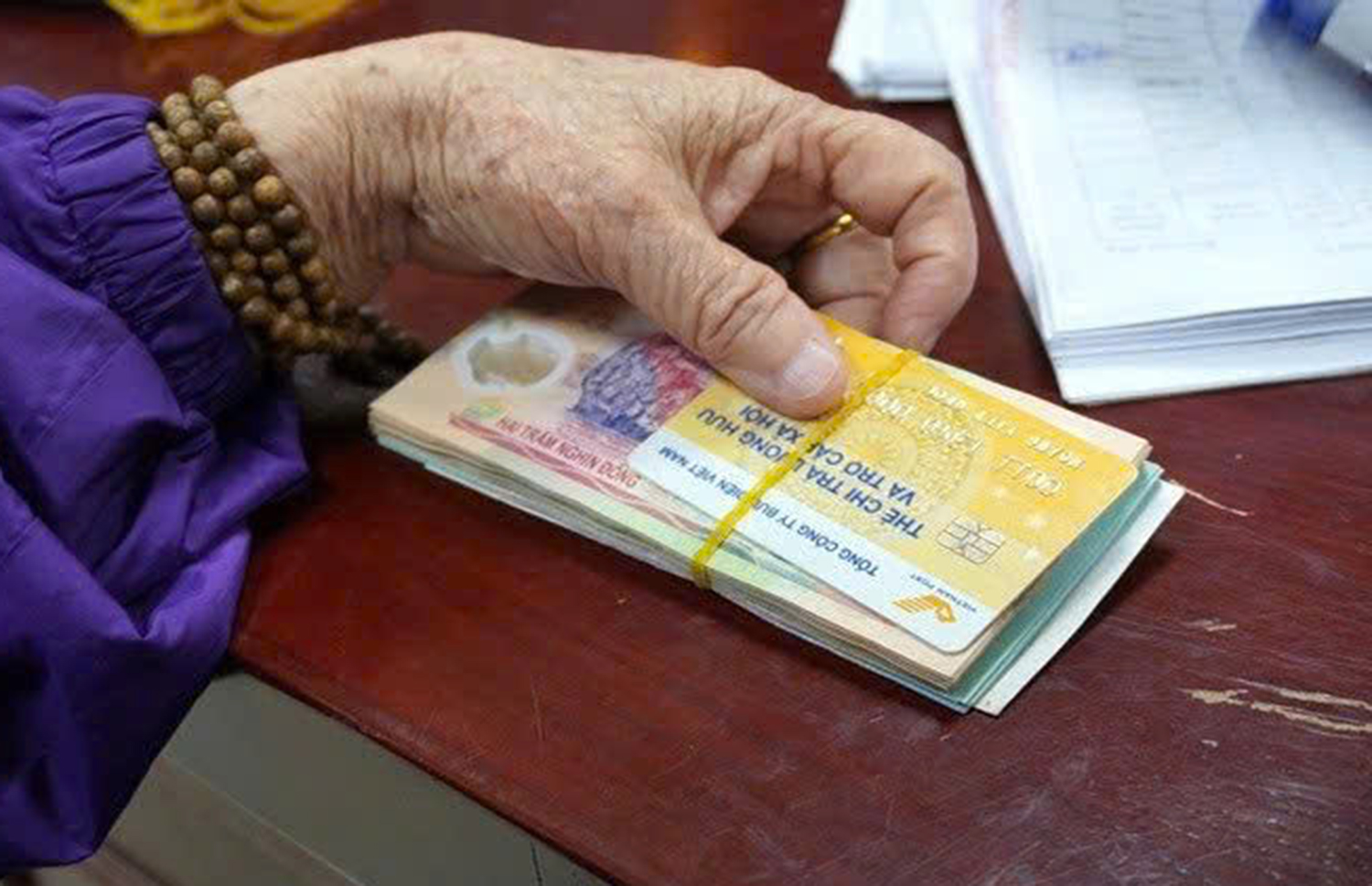 Hanoi rectifies public service attitude across entire administrative system