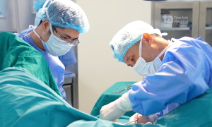 Can hemorrhoids lead to cancer?