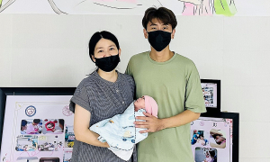 Premature baby girl weighing 720 grams saved