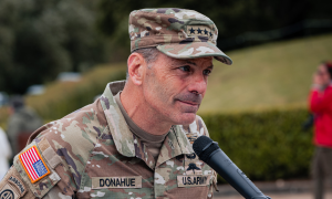 Top US Army general abruptly departs post