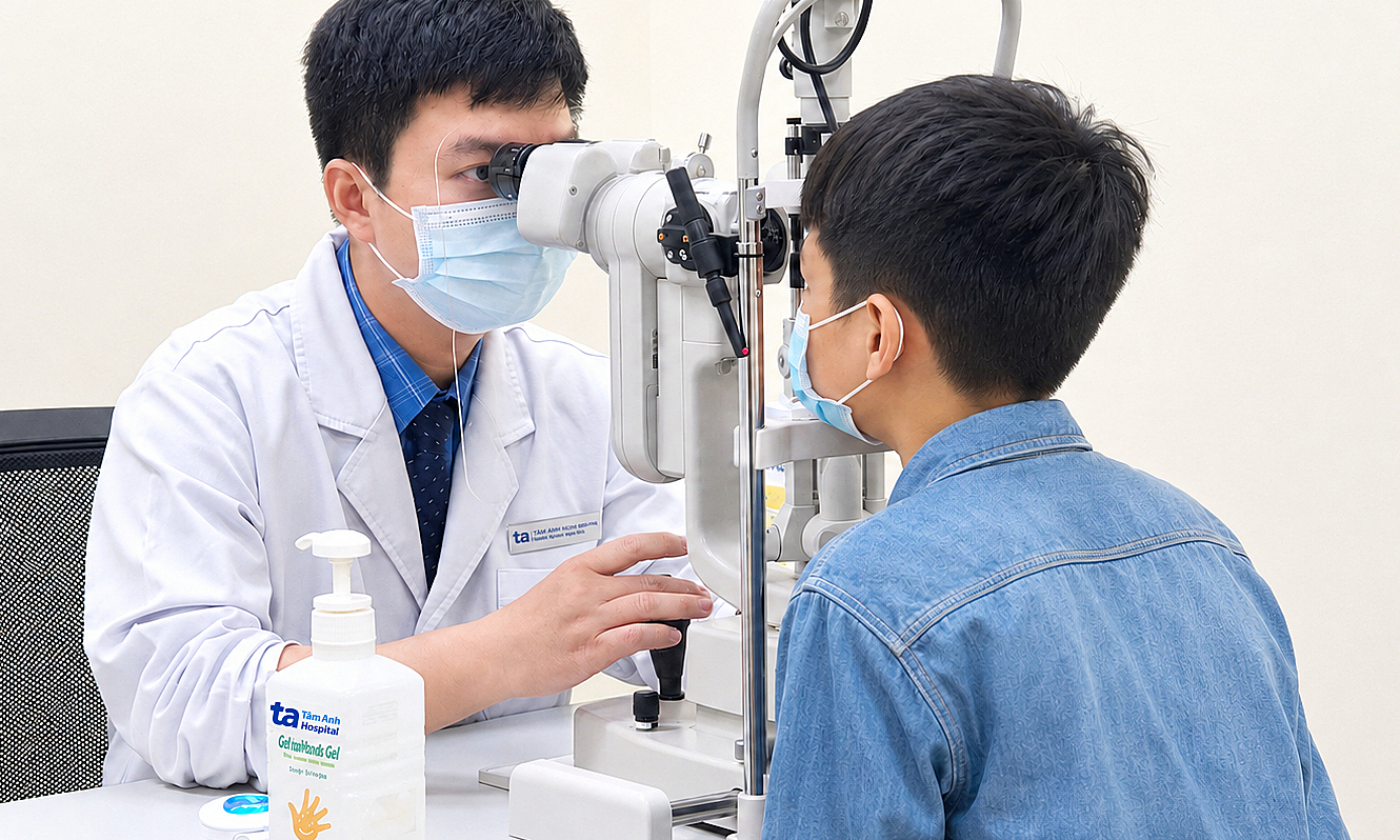 Boy unexpectedly diagnosed with nearly 5 diopters of astigmatism
