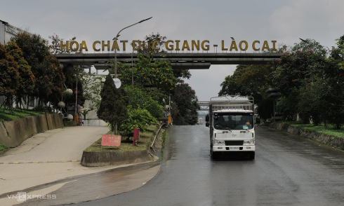 Duc Giang Chemicals stock placed under warning
