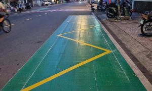 Ho Chi Minh City paints reflective blue at bus stops