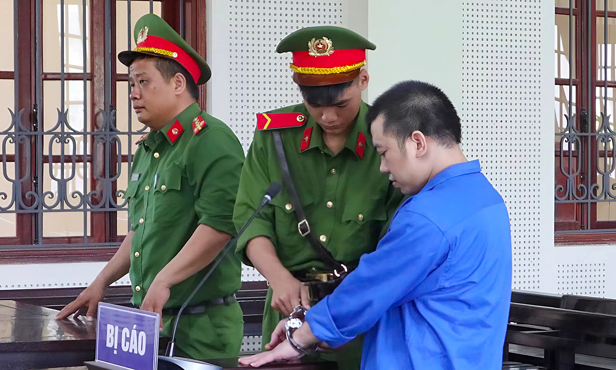 Former court clerk defrauds by "expediting" divorces, appropriating 19 billion VND
