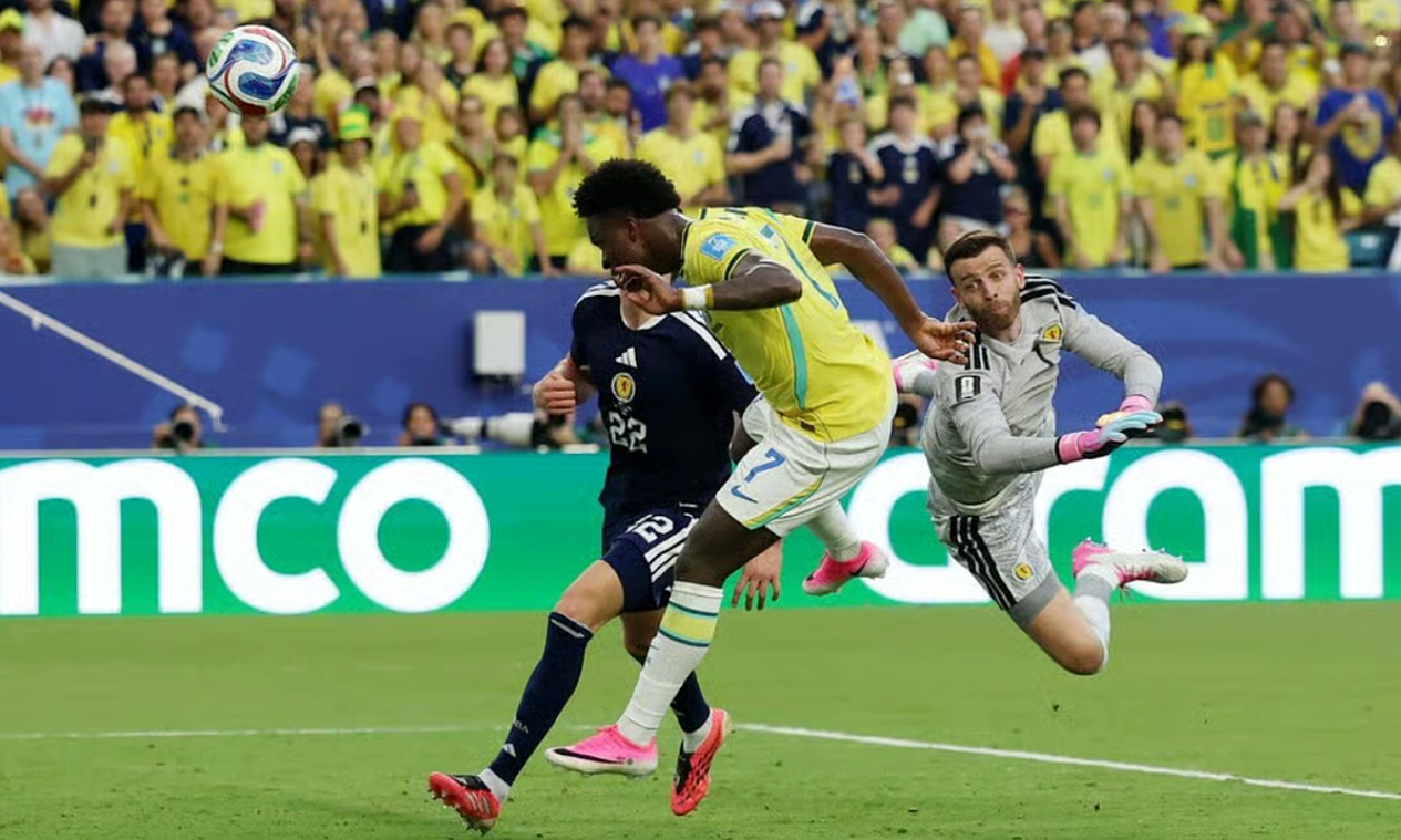Vinicius demands gift from Ancelotti after scoring header