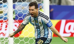 Suarez: 'Messi's brain is faster than his feet'