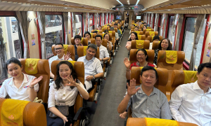 Bach Mai Hospital staff begin commute by train