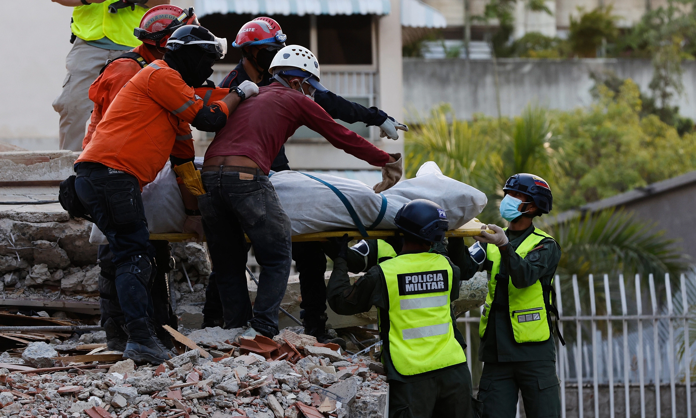 Over 900 dead in Venezuela's double earthquakes