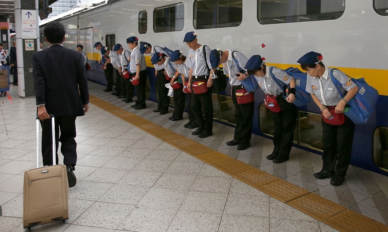 The 'miracle' cleaning crew on Japanese trains