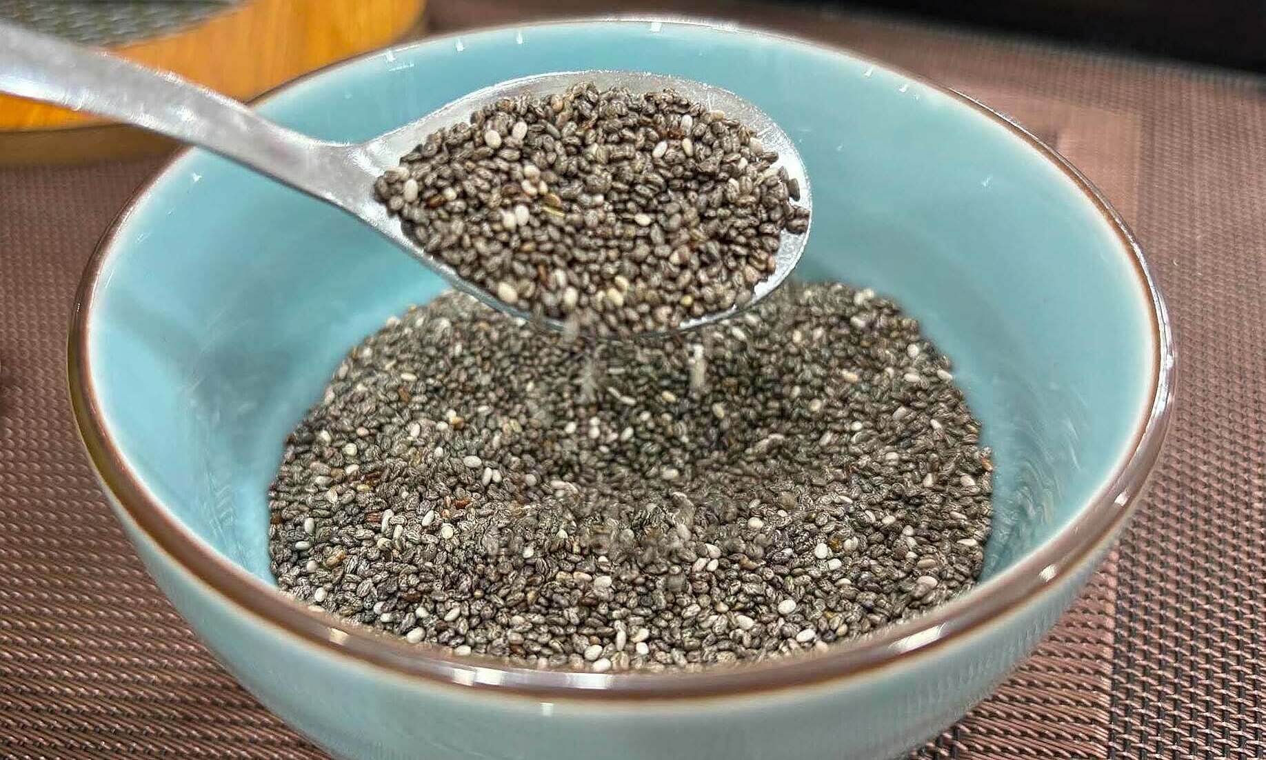 How to consume chia seeds for better digestion