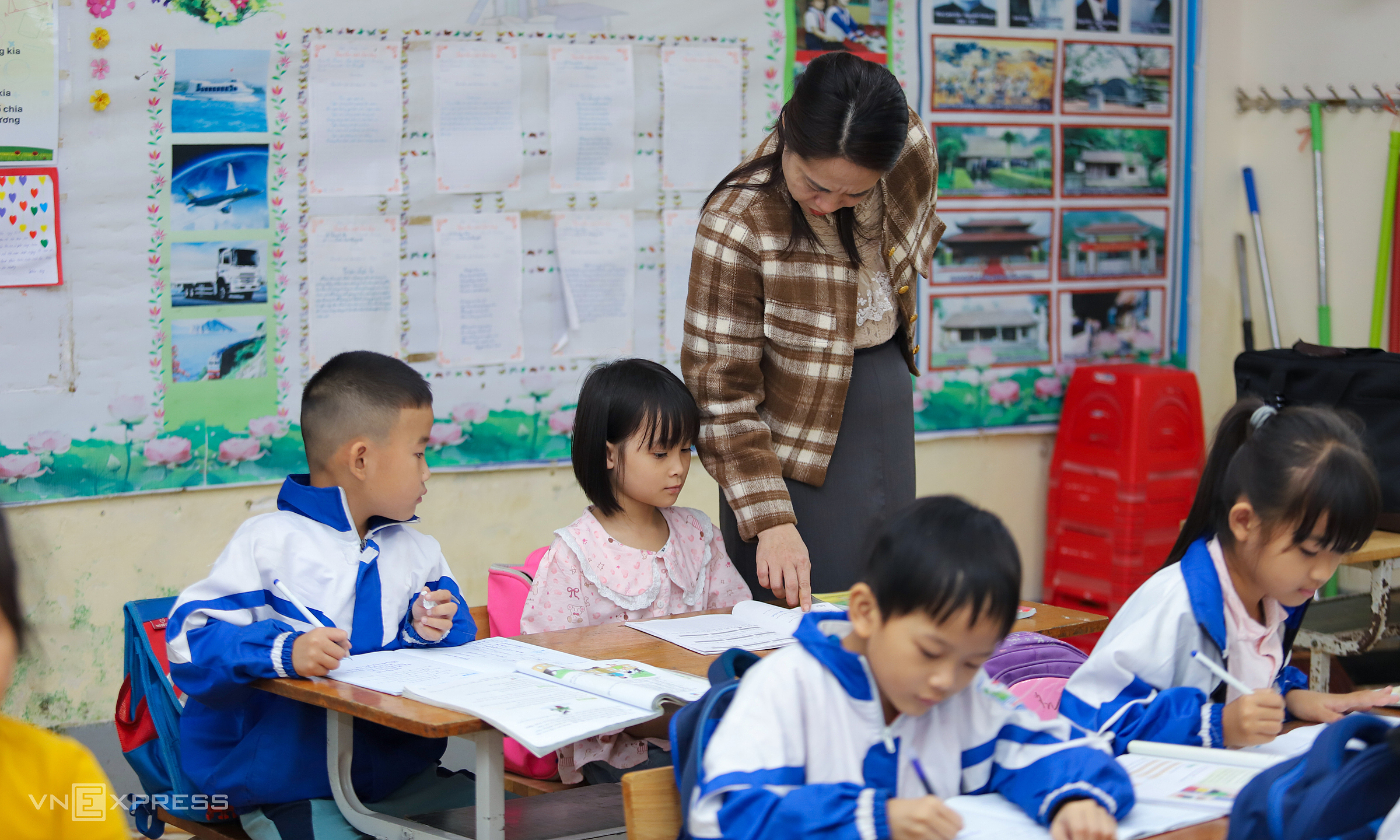Teachers violating tutoring rules could face fines up to 50 million dong