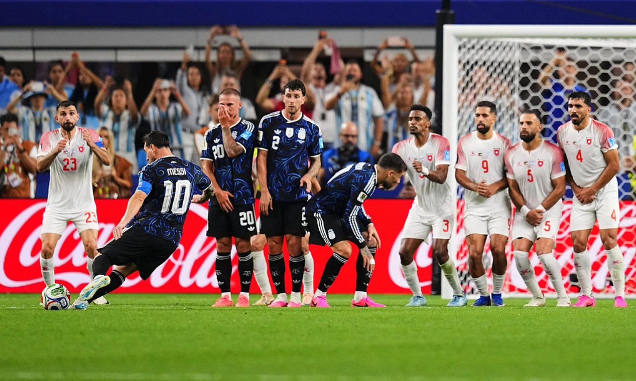 Messi proactively gives up playing spot for teammates at World Cup