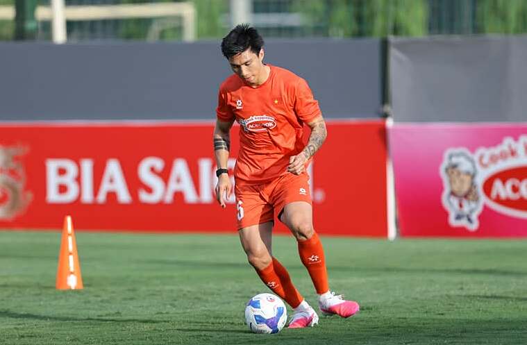 Defender Van Hau: 'Naturalized players will make Vietnam better'