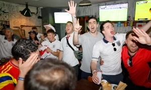English fans flock to US bars to celebrate victory over Panama