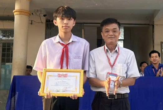 Border region student becomes top scorer with three perfect 10s