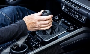 Driving a manual car helps the brain function more actively than an automatic