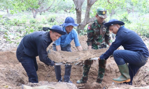 Dong Nai welcomes 62 martyrs' remains from Cambodia