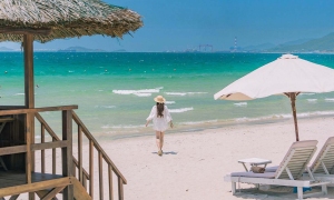 Doc Let beach 'picturesque' in the eyes of Hanoi tourists