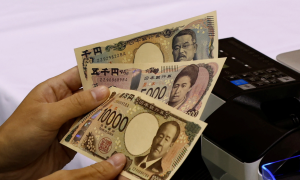 Japanese yen hits 40-year low