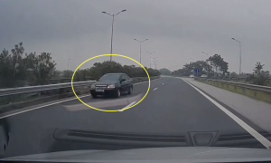 Car drives wrong way near expressway median