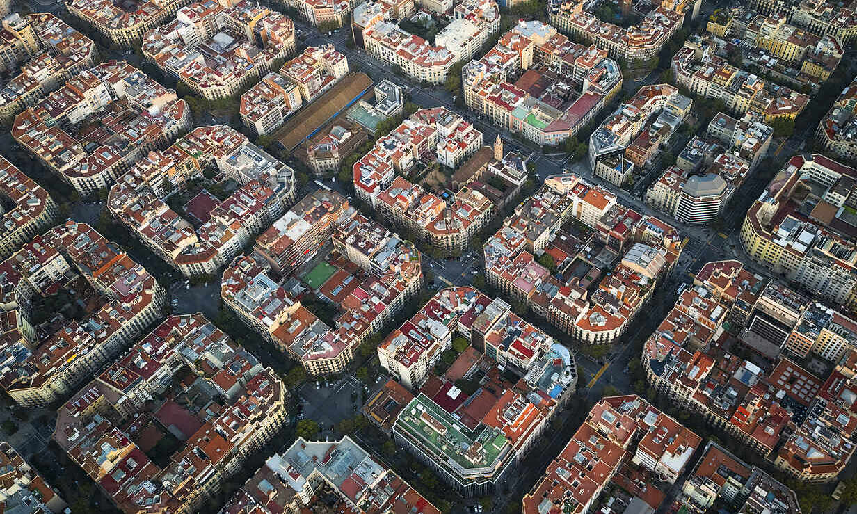 Deciphering Barcelona's grid plan: architecture ahead of its time