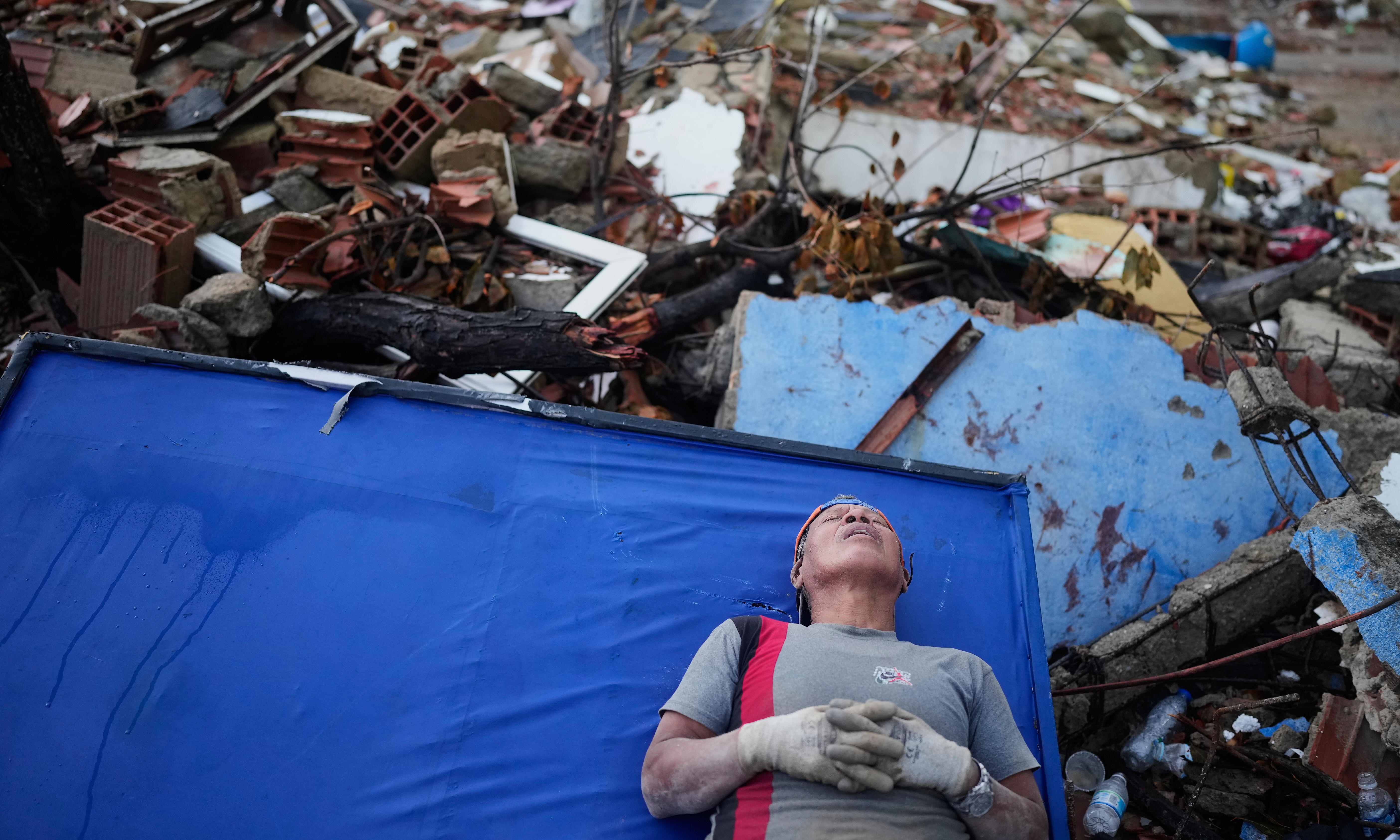 Hope of finding survivors after Venezuela earthquake fades