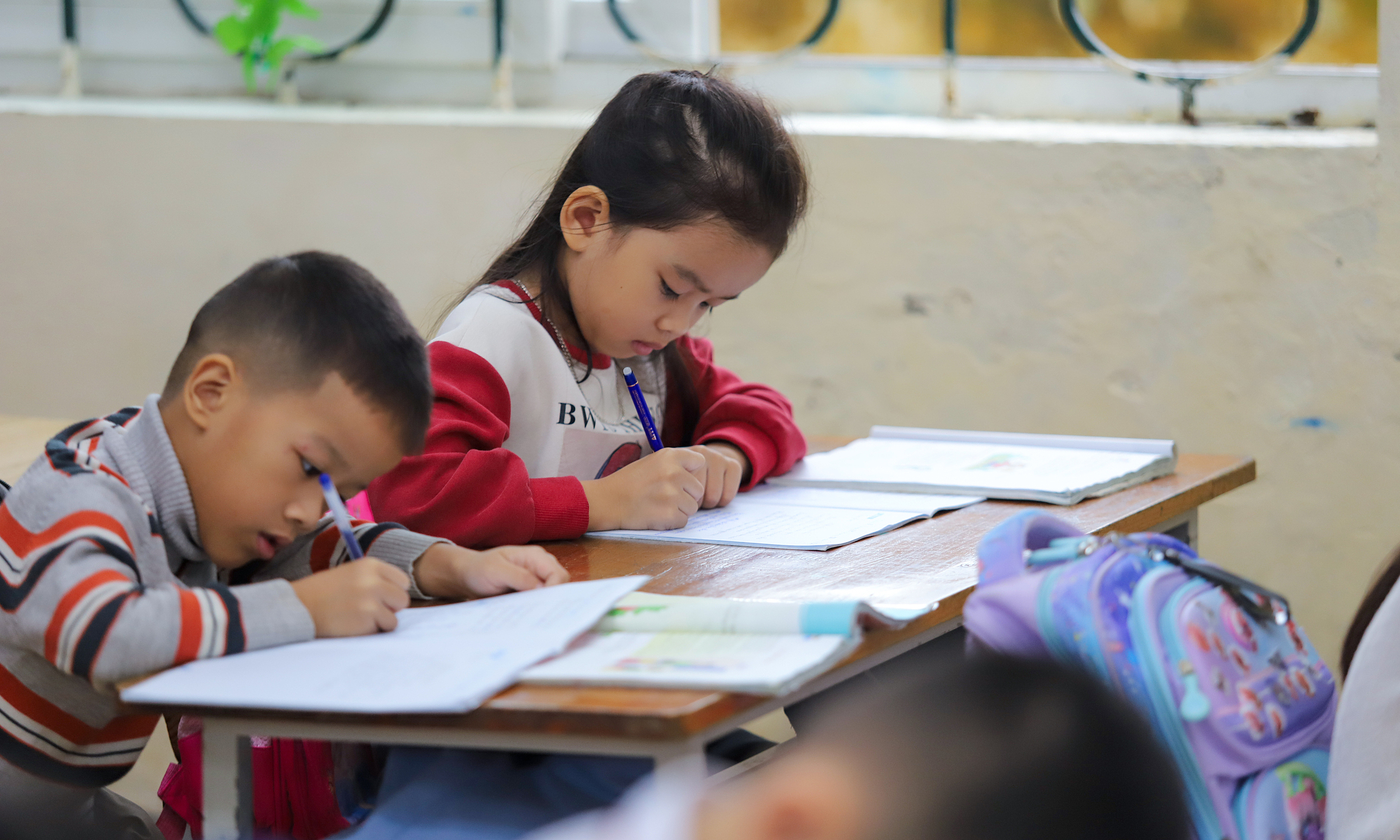 Proposal to allow disadvantaged students to borrow up to 8 million dong per month