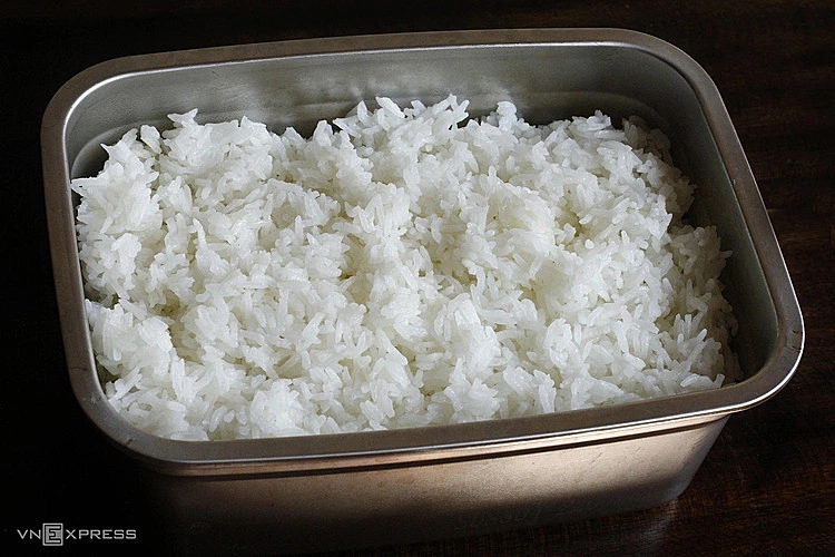 Is eating white rice daily harmful?