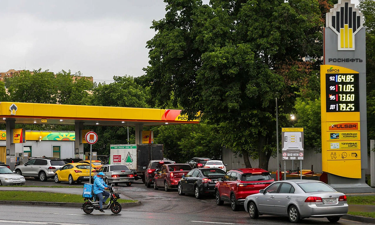 Russia seeks gasoline imports after series of Ukrainian attacks