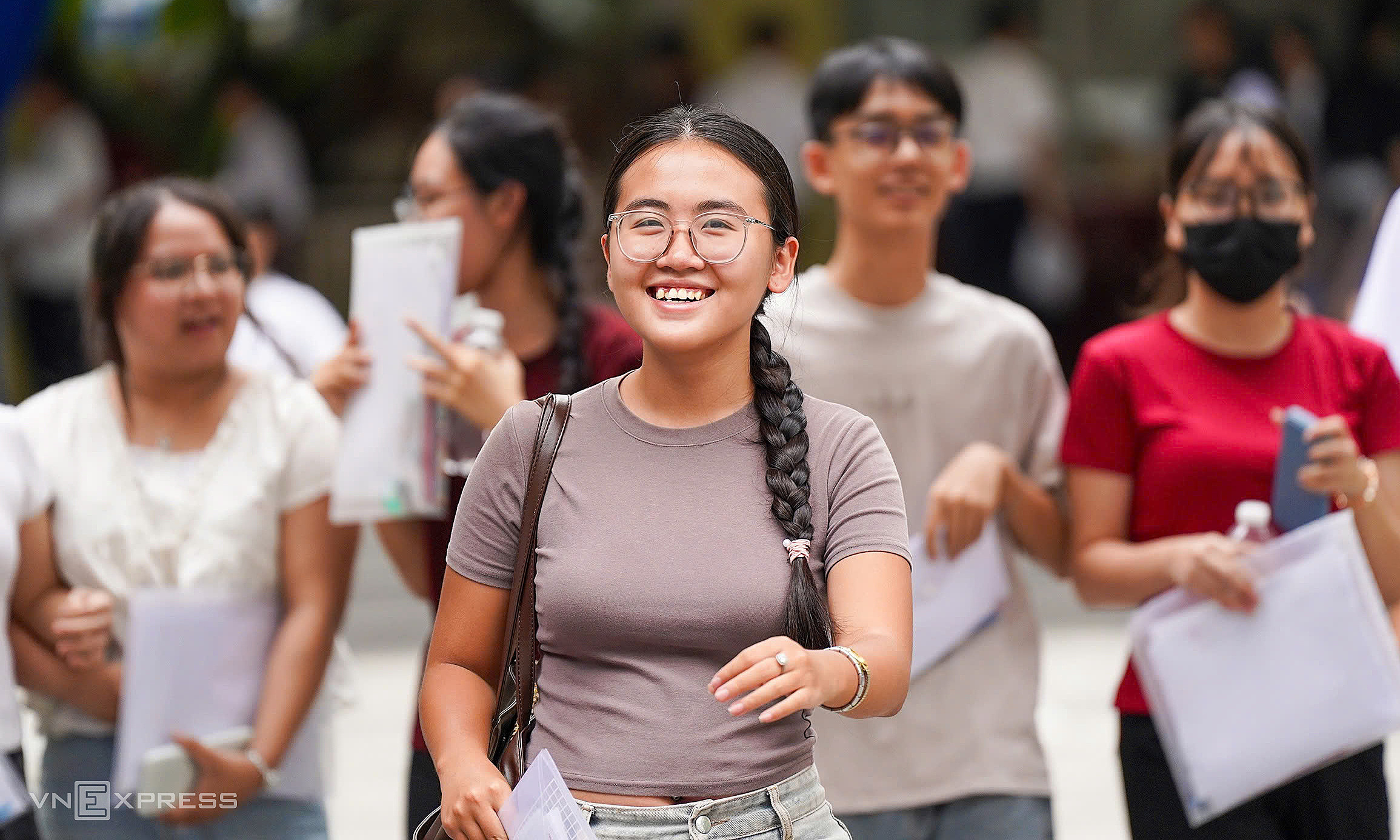Top scorers from 34 provinces and cities across seven university admission combinations