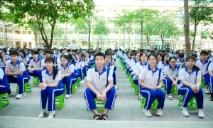 A school in Ho Chi Minh City has two valedictorians with perfect 30/30 scores