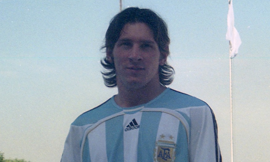 Photographer recounts story of photographing Messi at 18