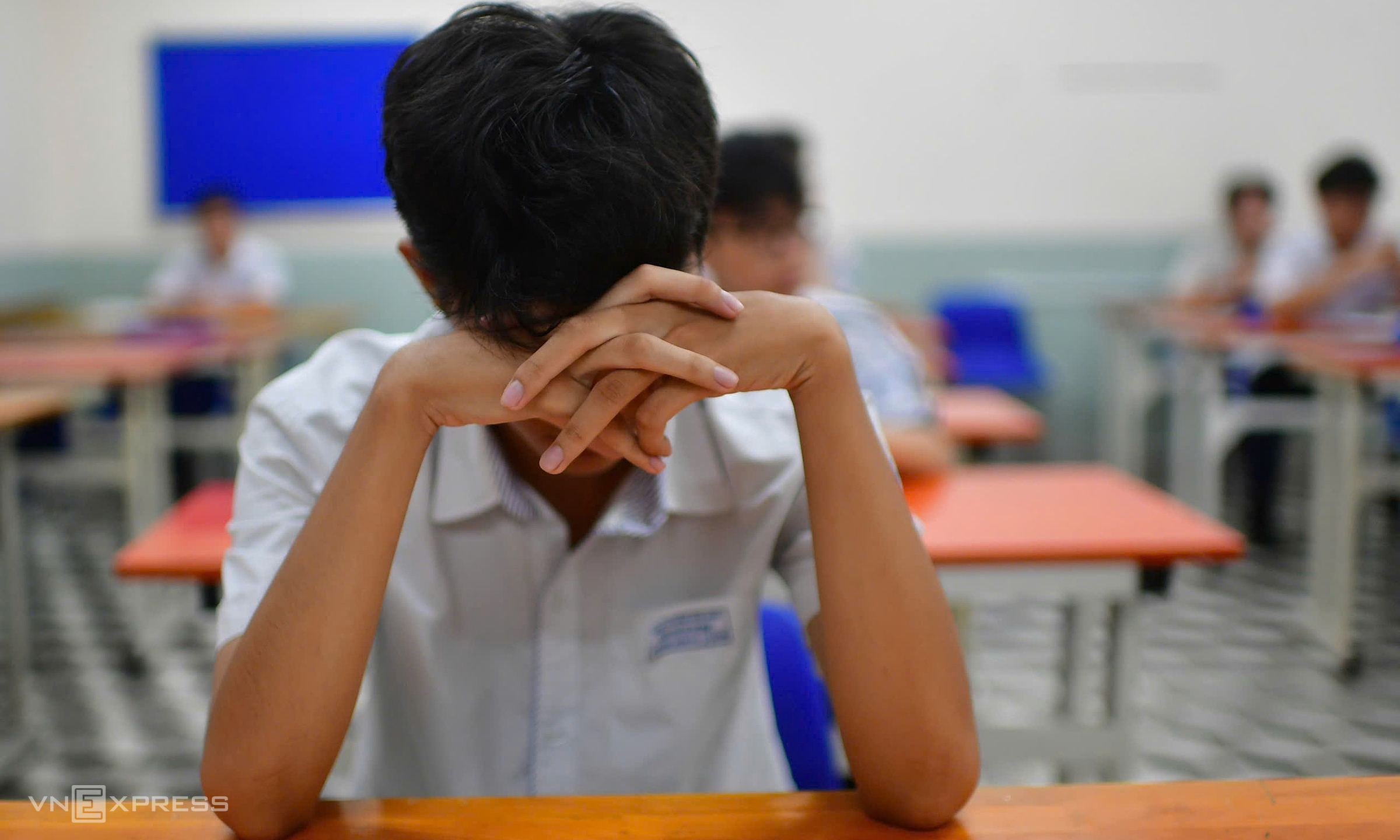 Failing scores in high school graduation exam primarily in math, literature