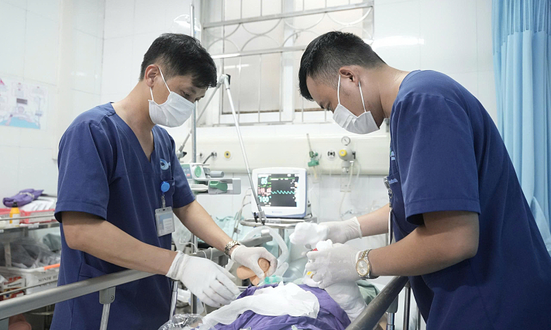 19-year-old girl's hand crushed by meat grinder