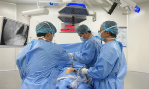 Toothpick pierces young man's small intestine