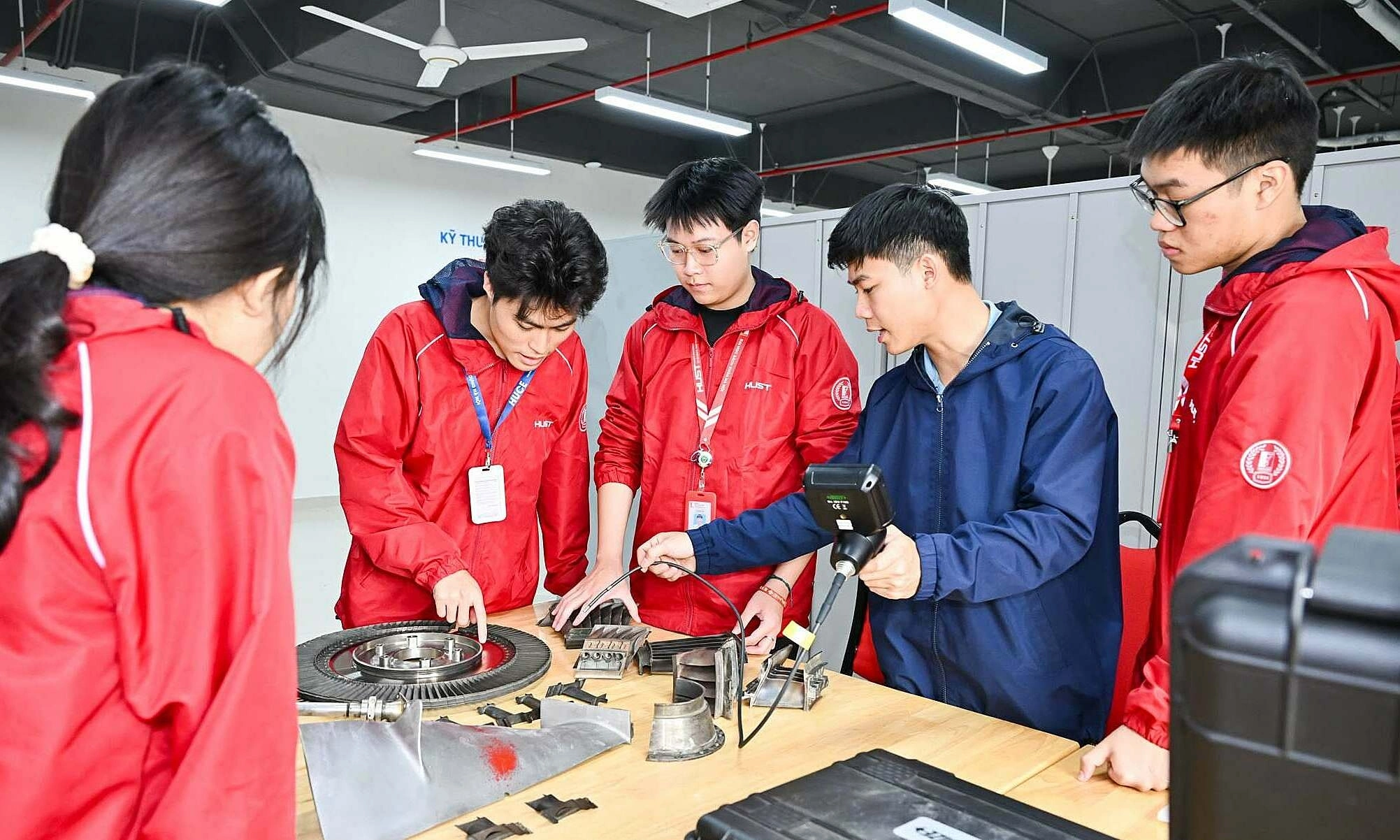 Hanoi University of Science and Technology announces 55 scholarship programs offering 3,7-5,5 million VND per month