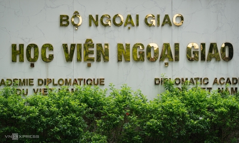 International integration experts to receive 300% salary support