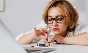 Two easily misunderstood habits of intelligent people