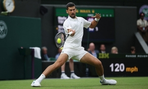 Djokovic defeats Tsitsipas in Wimbledon second round