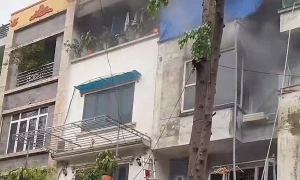 Linked villa fire in Hanoi, occupants suspected trapped