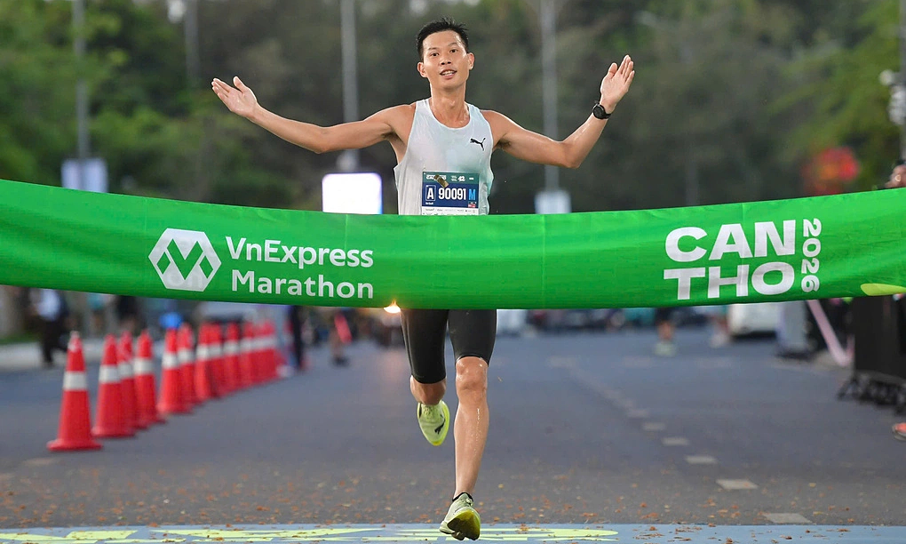 How to choose marathon shoes for hilly coastal routes