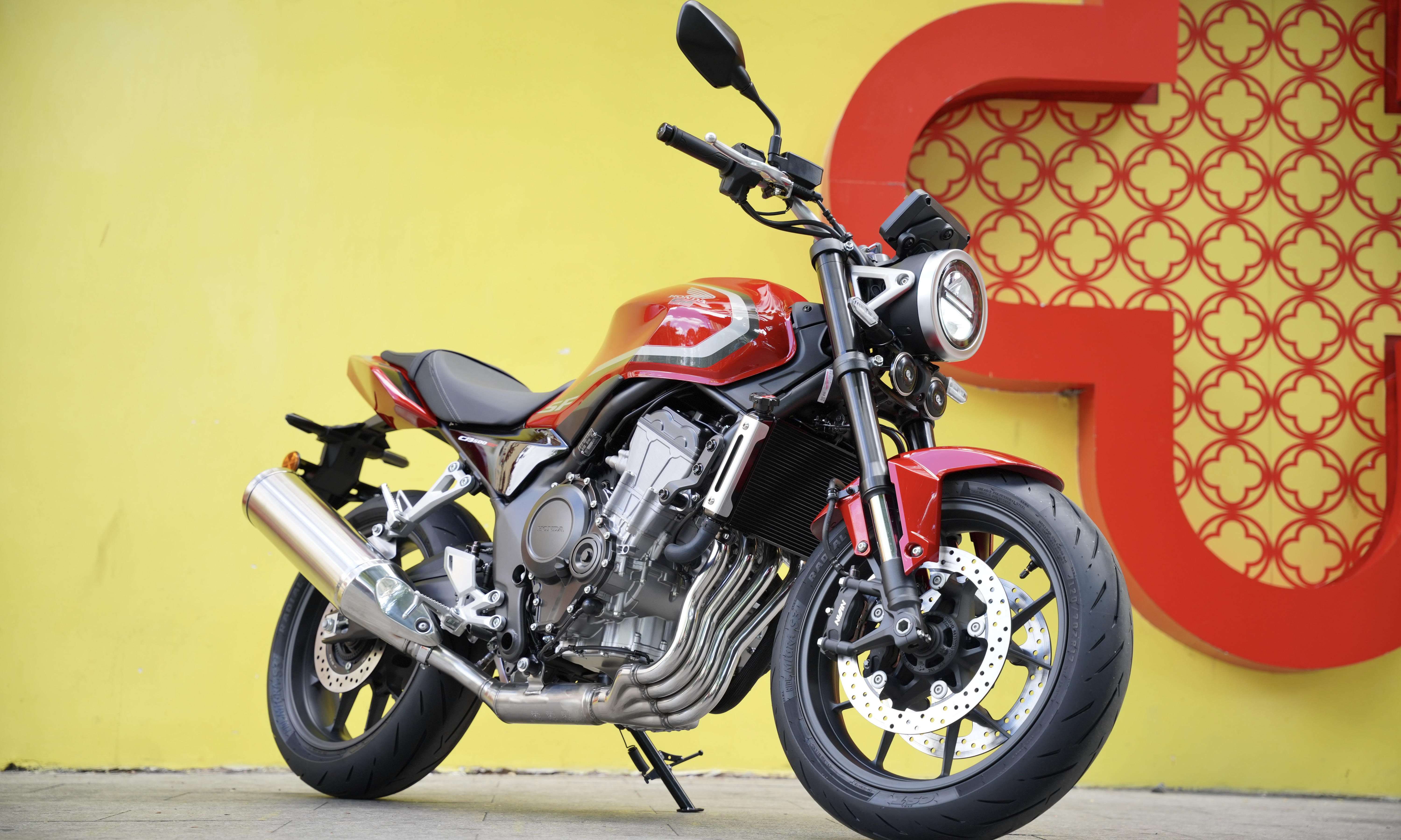 First Honda CB500 Super Four arrives in Vietnam, priced at 285 million dong