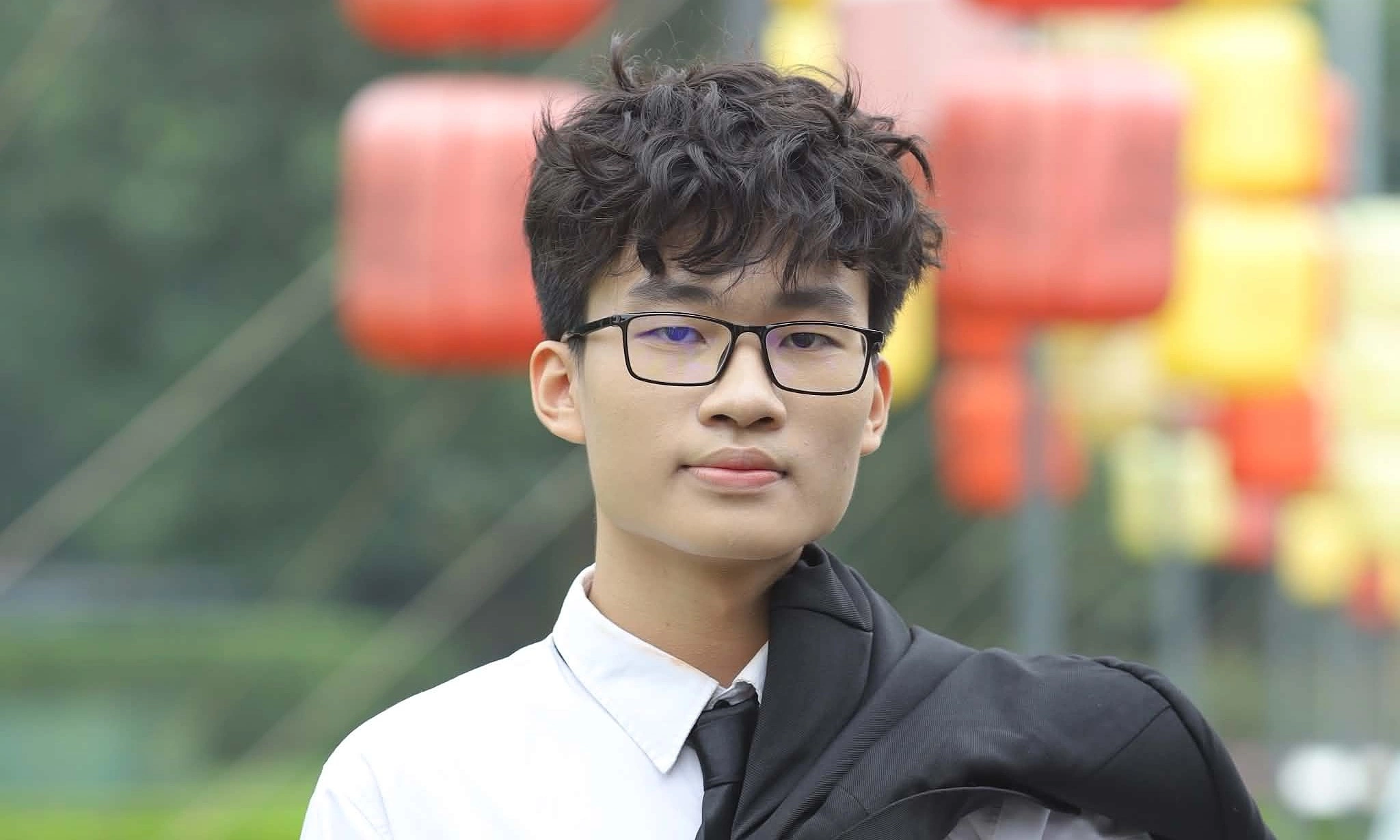 Education student retakes graduation exam, becomes national top scorer