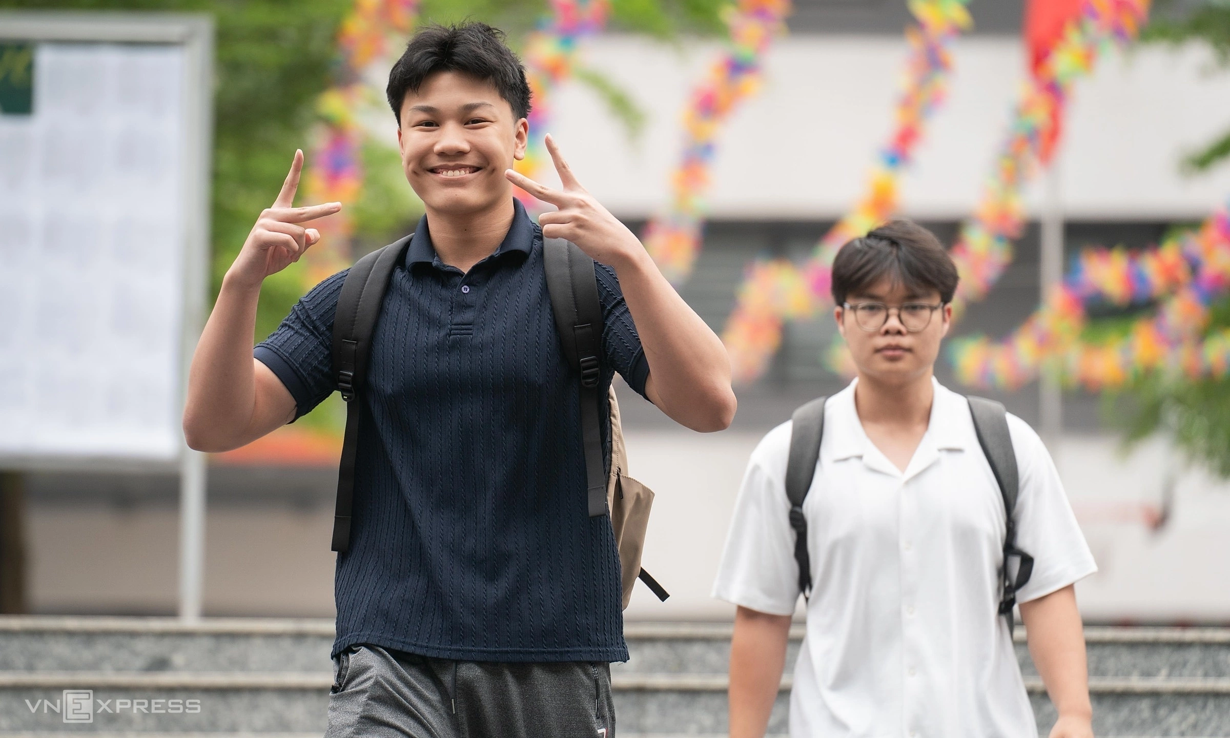 Top 20 schools with the highest graduation exam scores in Hanoi
