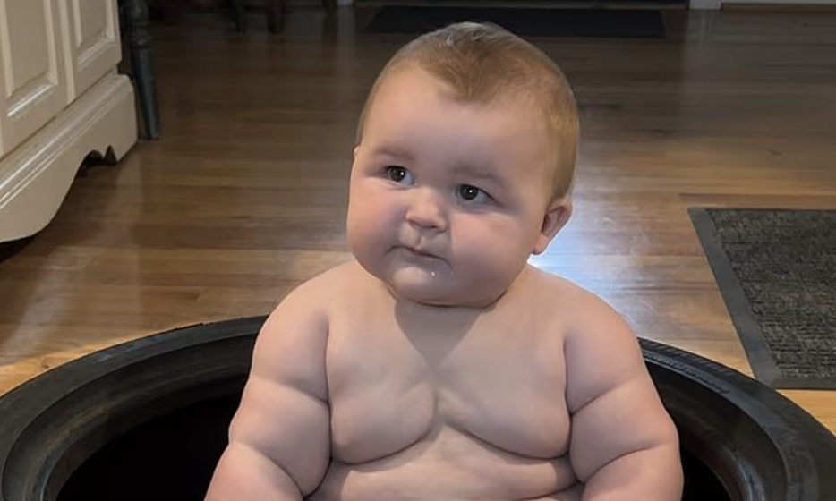 Baby grows 'like a weed', weighing over 15 kg at 8 months old