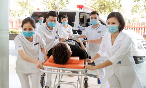 Doctor points out easily overlooked signs of food poisoning